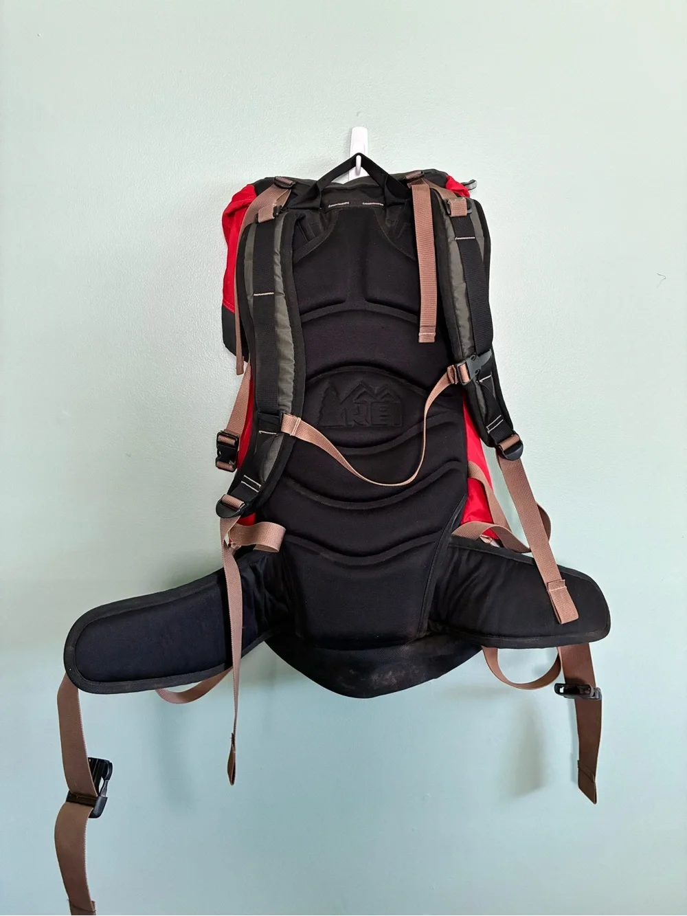 REI Talus 35 Red Black Backpack Hiking Overnight Camping Framed Multi Clipped